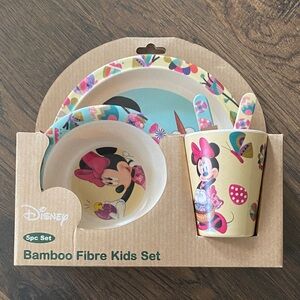 Minnie Mouse Easter 5 Piece Table setting